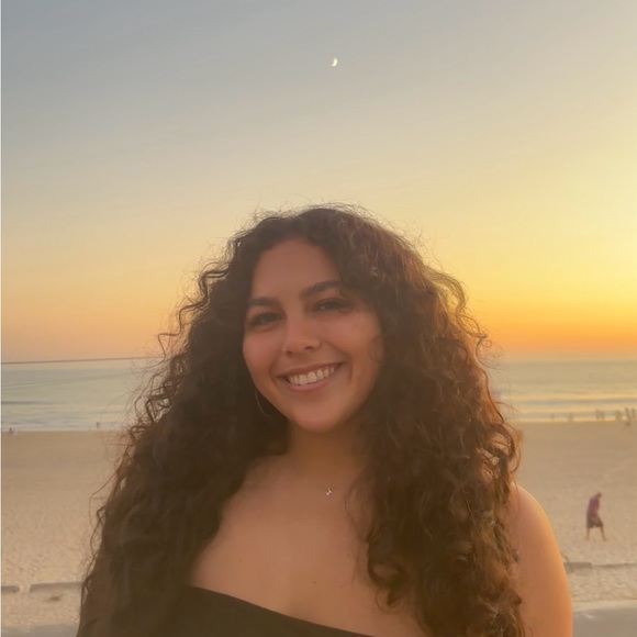 Meet your Posher, Michelle - Picture 1 of 4